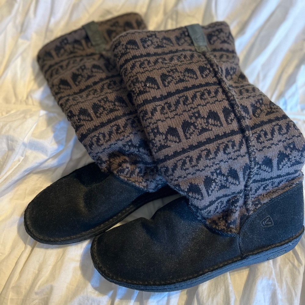 Keens Sweater Boots